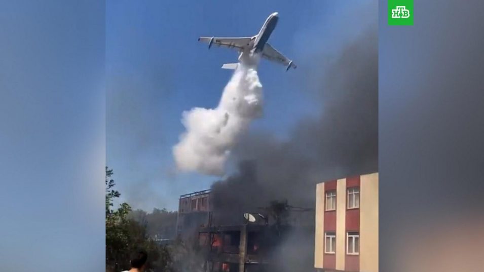 В Анталье более 50 человек пострадали  после крупного лесного пожара