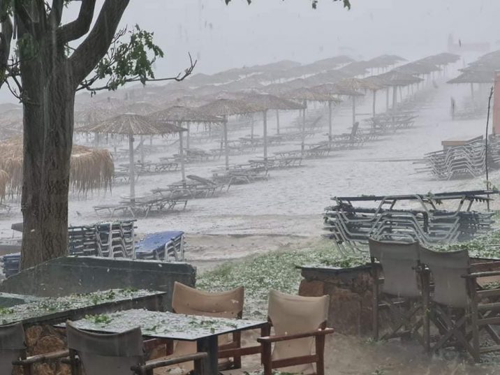 GRECIA NU SCAPĂ! Pe lângă incendii, oamenii au fost loviți de grindină