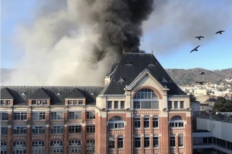 Во Франции горит фабрика по производству денег