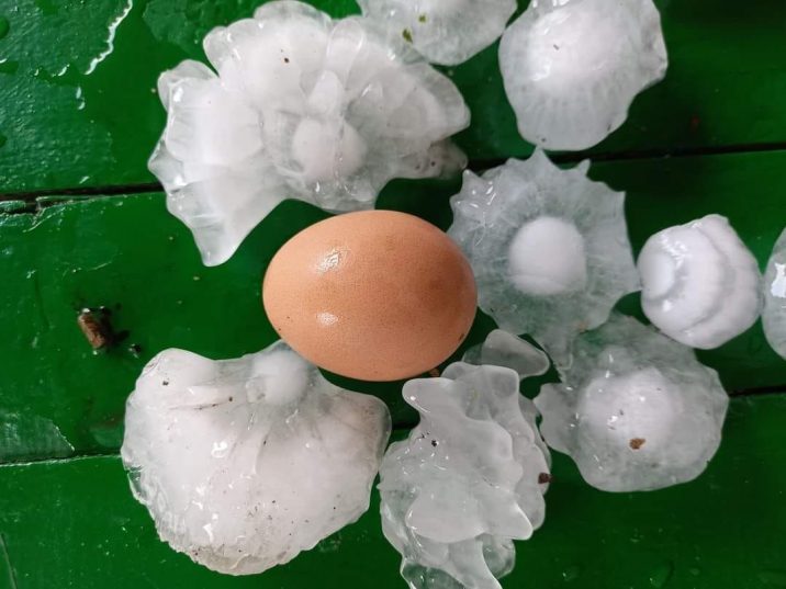 В Болгарии и Румынии выпал град размером с теннисный мяч.