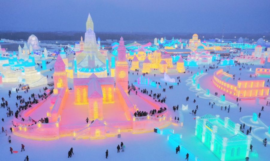 🇨🇳 Царство льда: в Китае открылся Харбинский ледовый фестиваль.