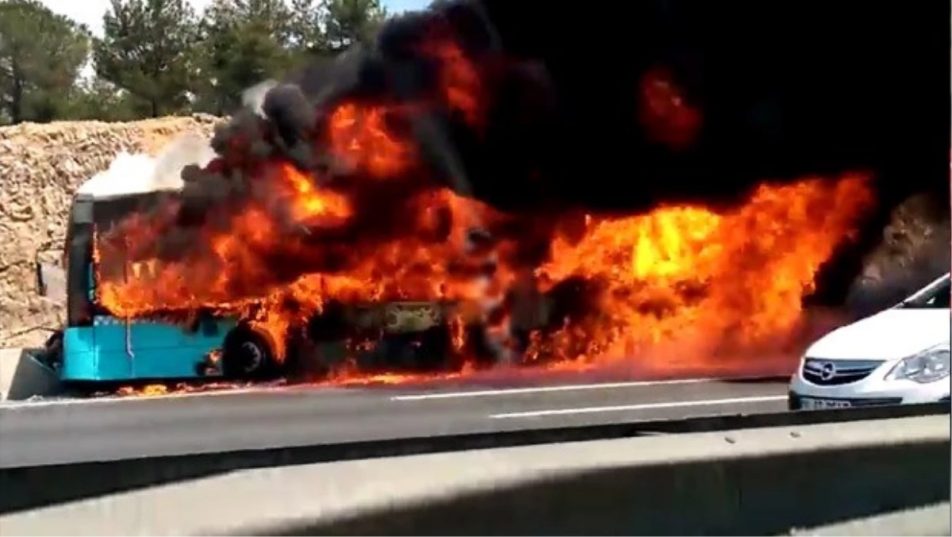 В Турции сгорел автобус, погибли пассажиры
