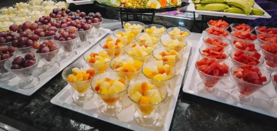 🏨 Работница отеля в Испании испортила еду отбеливателем перед увольнением