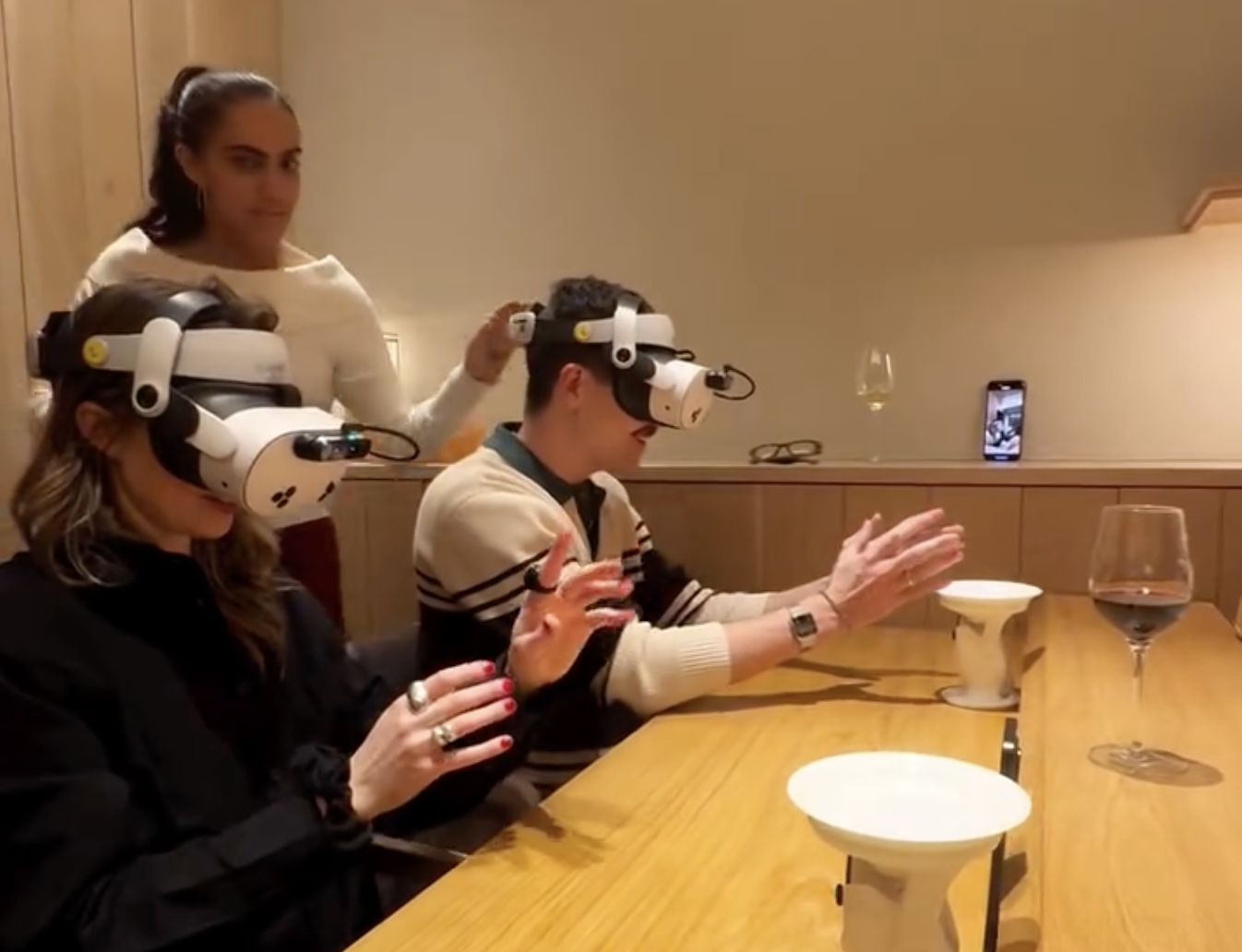 🍣 Добро пожаловать в будущее: в Нью-Йорке открылся VR-ресторан