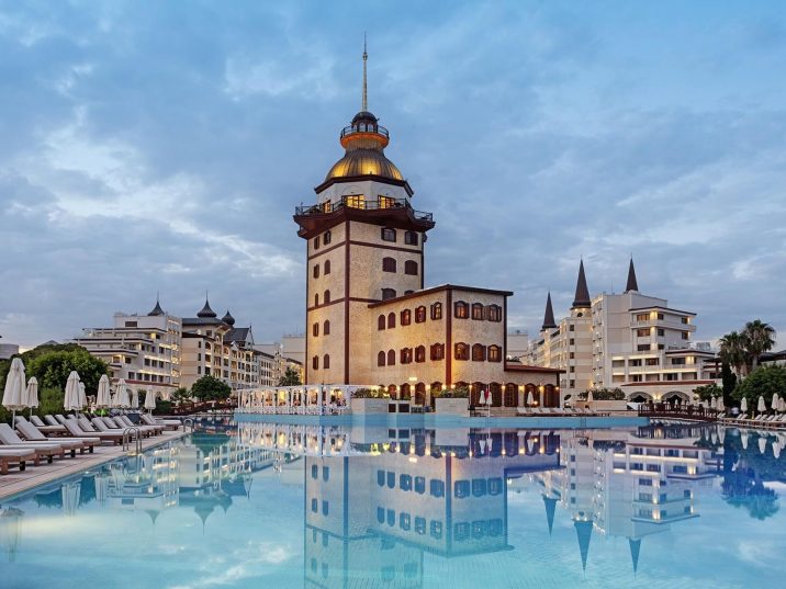 🌴 Vacanță de Vis la Super Preț – Doar Azi! 📍 Antalya, Lara | ✈️ Plecare: 05.05.2025 📆 6 nopți de vis | 💑 2 persoane | 💸 de la 1125€