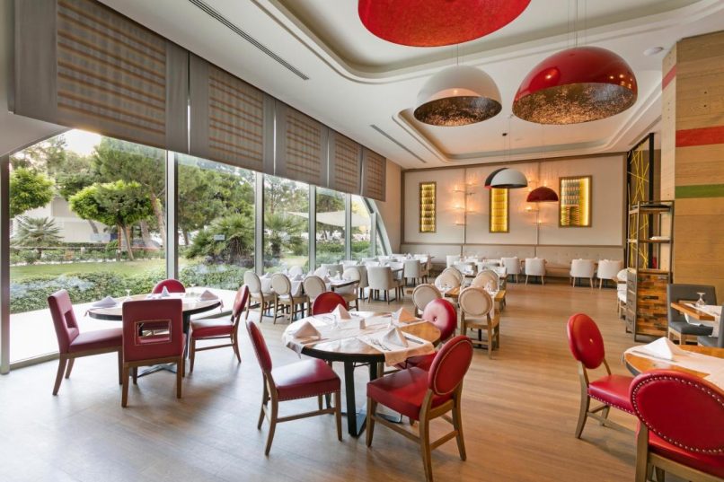 📣 🔥 LAST MINUTE 🎯 Doar Azi: Destinație de Top la Preț Special! 🔥  🏖 6 nopți de vis în ANTALYA la hotelul spectaculos Titanic Deluxe Lara 5★  📆 Plecare: 05.05.2025 💰 De la 970€