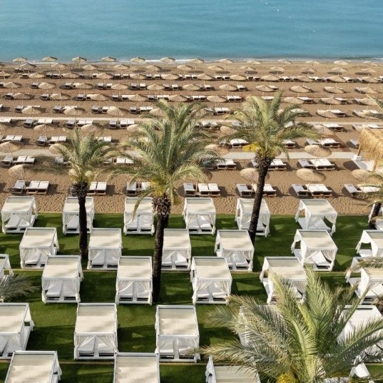 📣 🔥 LAST MINUTE 🎯 Doar Azi: Destinație de Top la Preț Special! 🔥  🏖 6 nopți de vis în ANTALYA la hotelul spectaculos Titanic Deluxe Lara 5★  📆 Plecare: 05.05.2025 💰 De la 970€