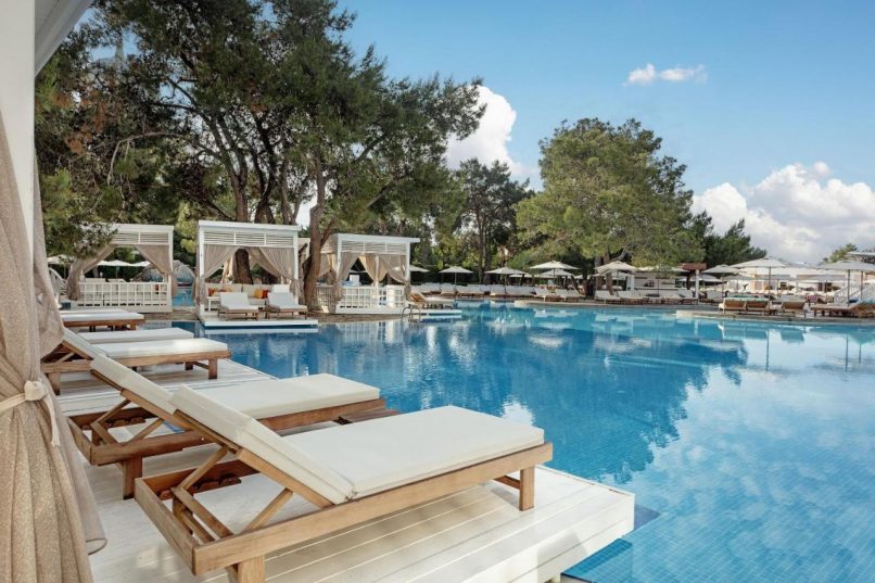 📣 🔥 LAST MINUTE 🎯 Doar Azi: Destinație de Top la Preț Special! 🔥  🏖 6 nopți de vis în ANTALYA la hotelul spectaculos Titanic Deluxe Lara 5★  📆 Plecare: 05.05.2025 💰 De la 970€