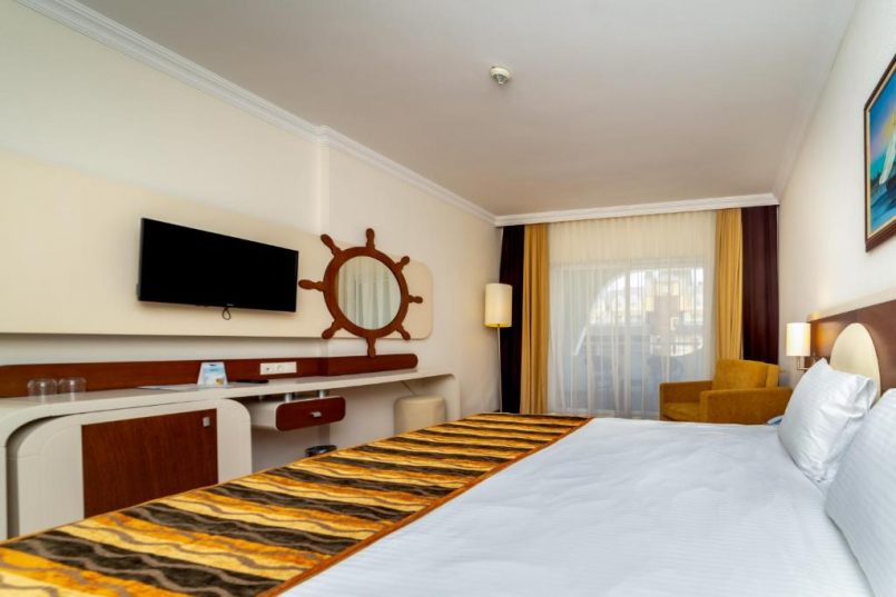 👩👧👦 Семейный отдых в Турции — вылеты 05.05 от 384 евро