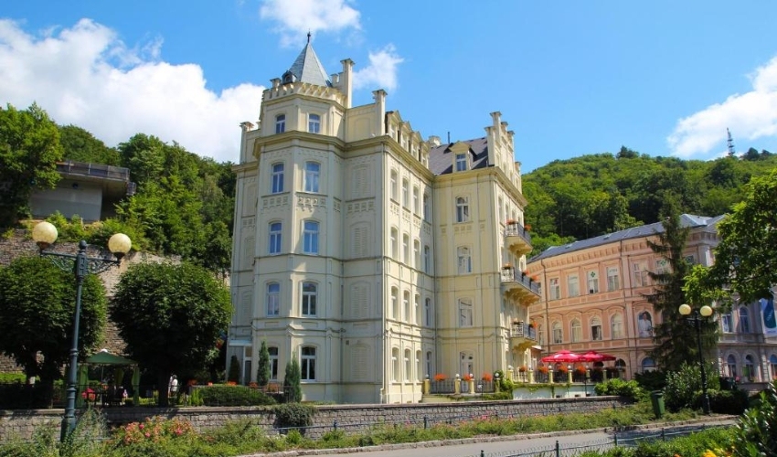 💆‍♀️🌿 Relaxare pură în inima Boemiei – Karlovy Vary, Cehia 🌿💆‍♂️ din data de 19.05 , de la 725 euro