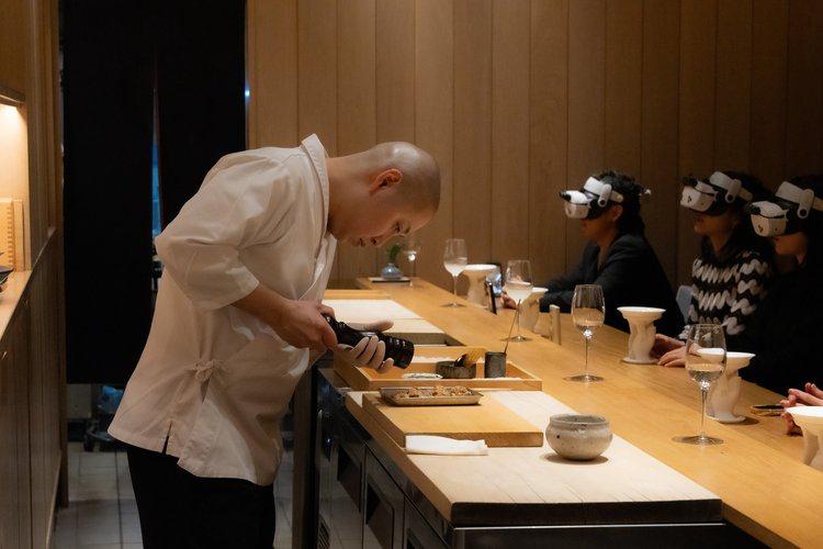 🍣 Добро пожаловать в будущее: в Нью-Йорке открылся VR-ресторан
